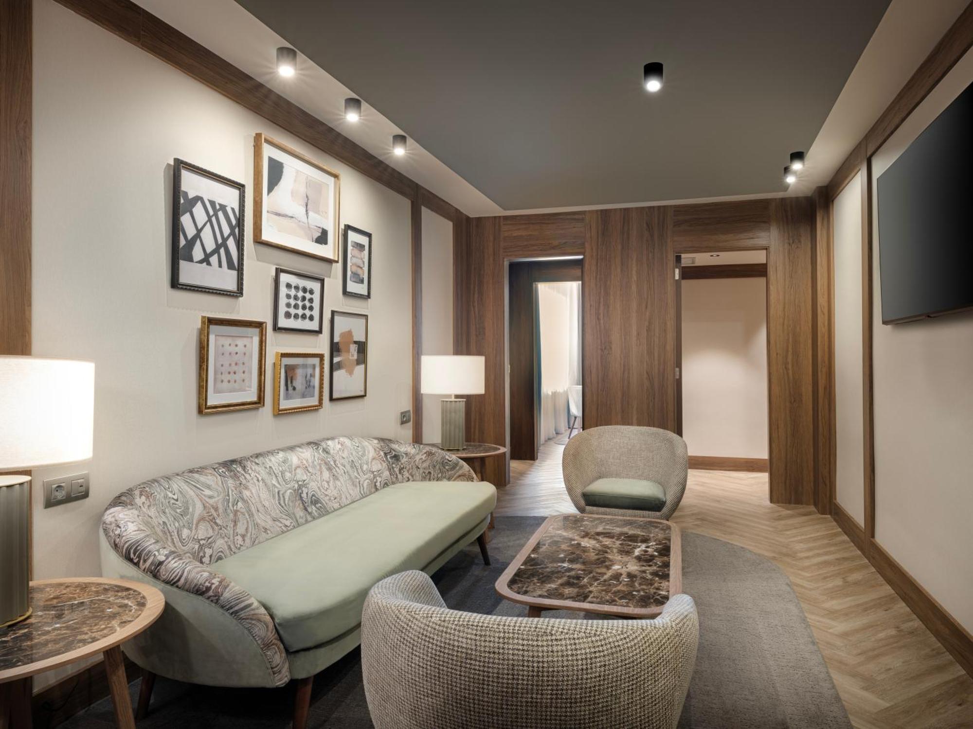The Westin Madrid Cuzco Hotel Bagian luar foto