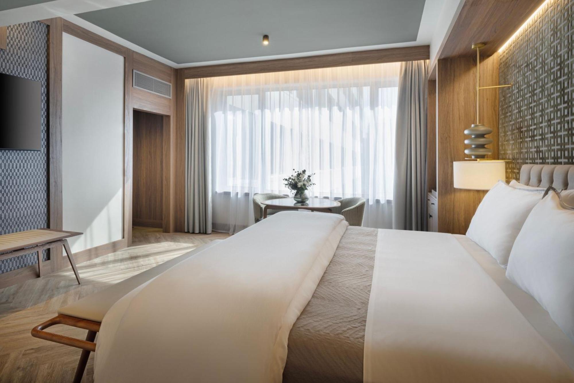 The Westin Madrid Cuzco Hotel Bagian luar foto