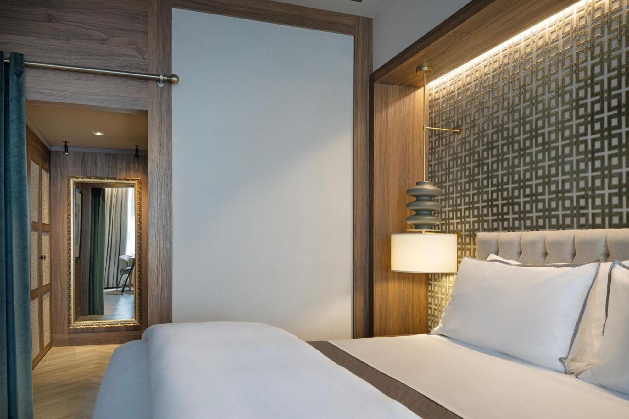 The Westin Madrid Cuzco Hotel Bagian luar foto